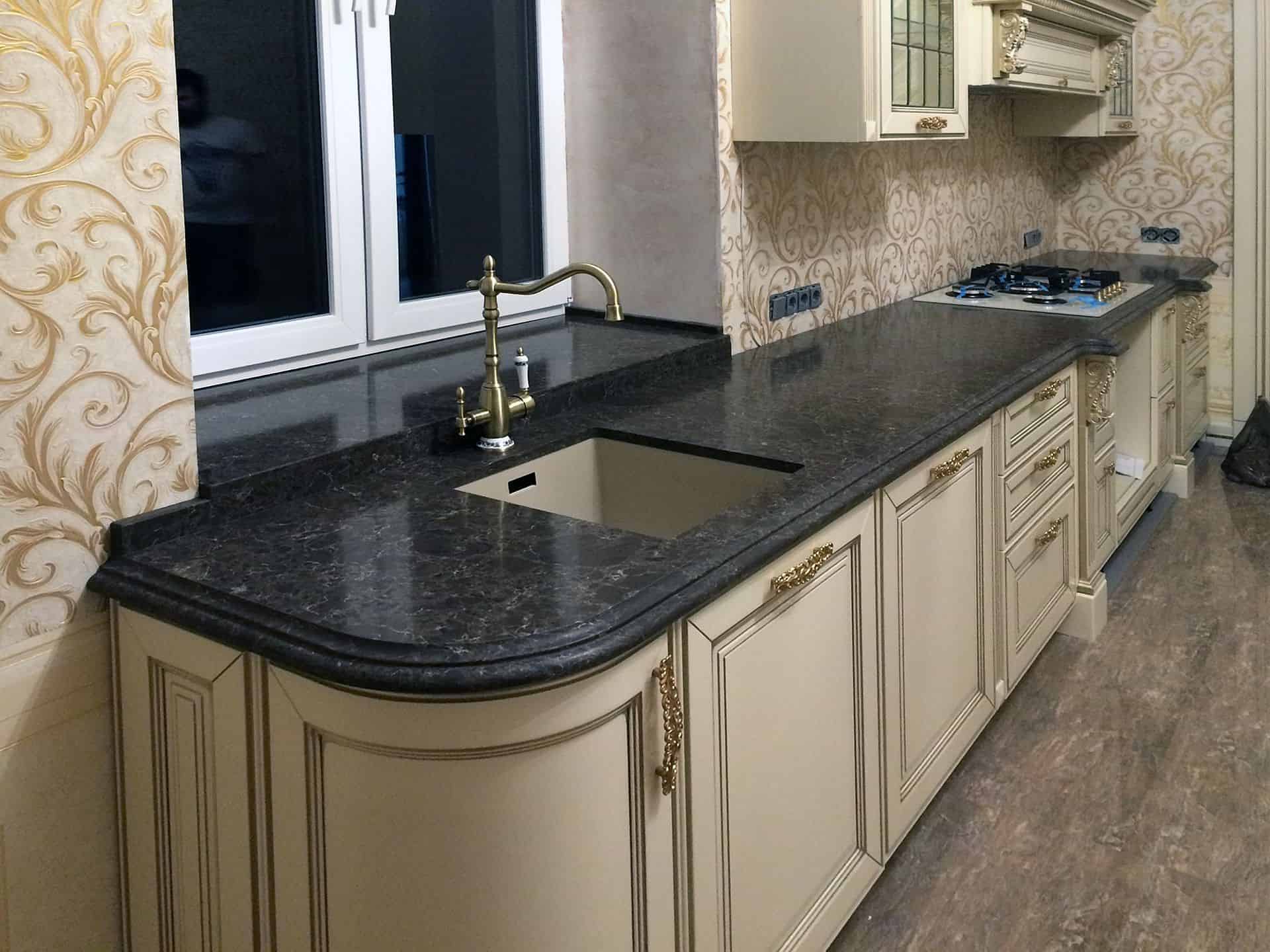 Столешница под тёмный мрамор