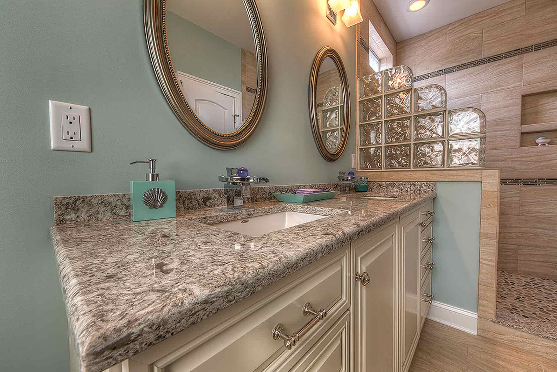 Столешницы из искусственного камня для ванной комнаты