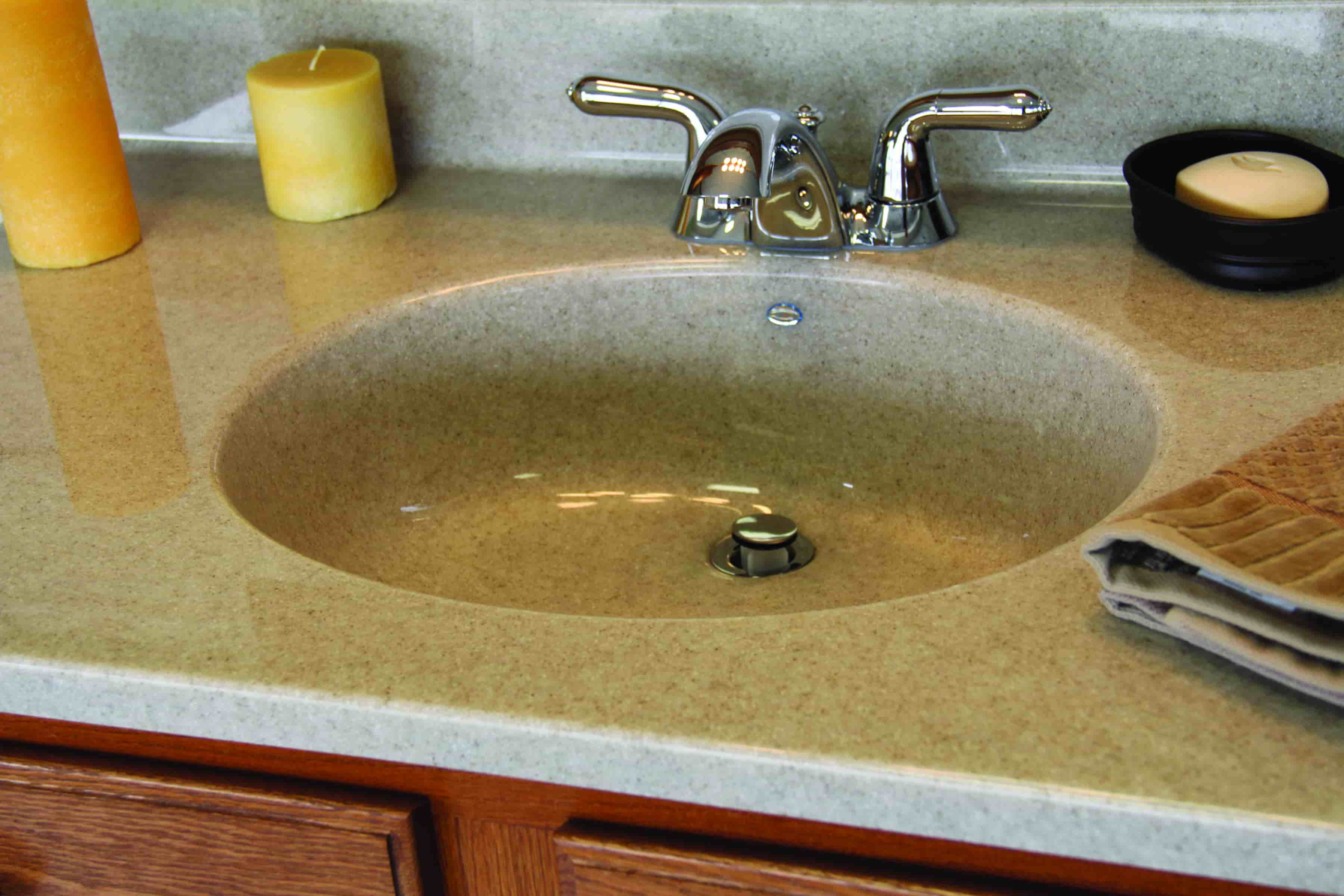 Интегрированная в столешницу литая мойка