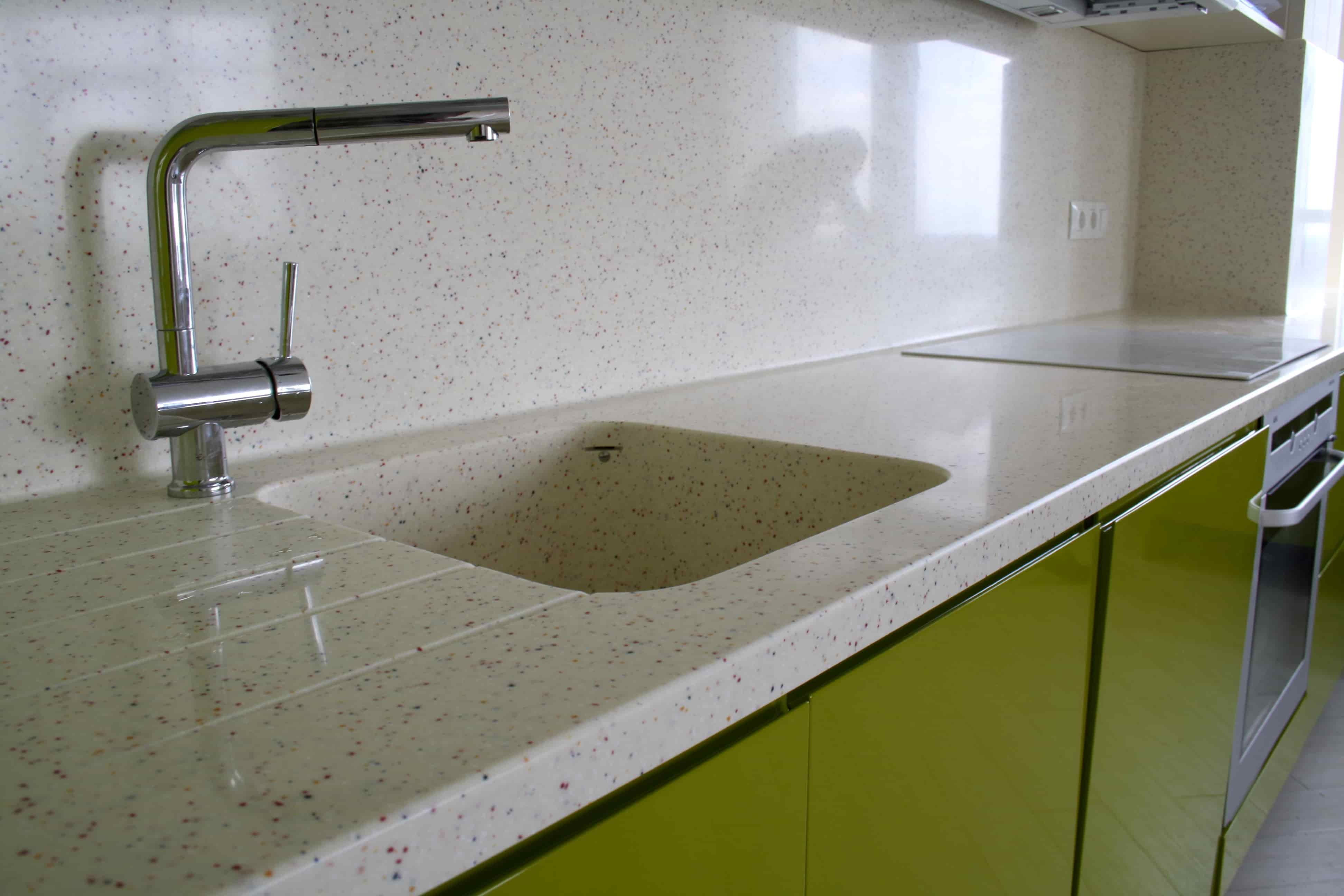 Белые столешницы из акрила