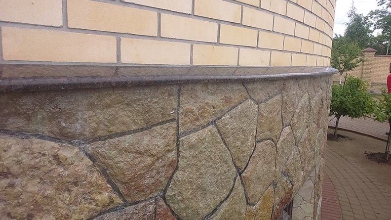 Радиусный отлив из искусственного камня