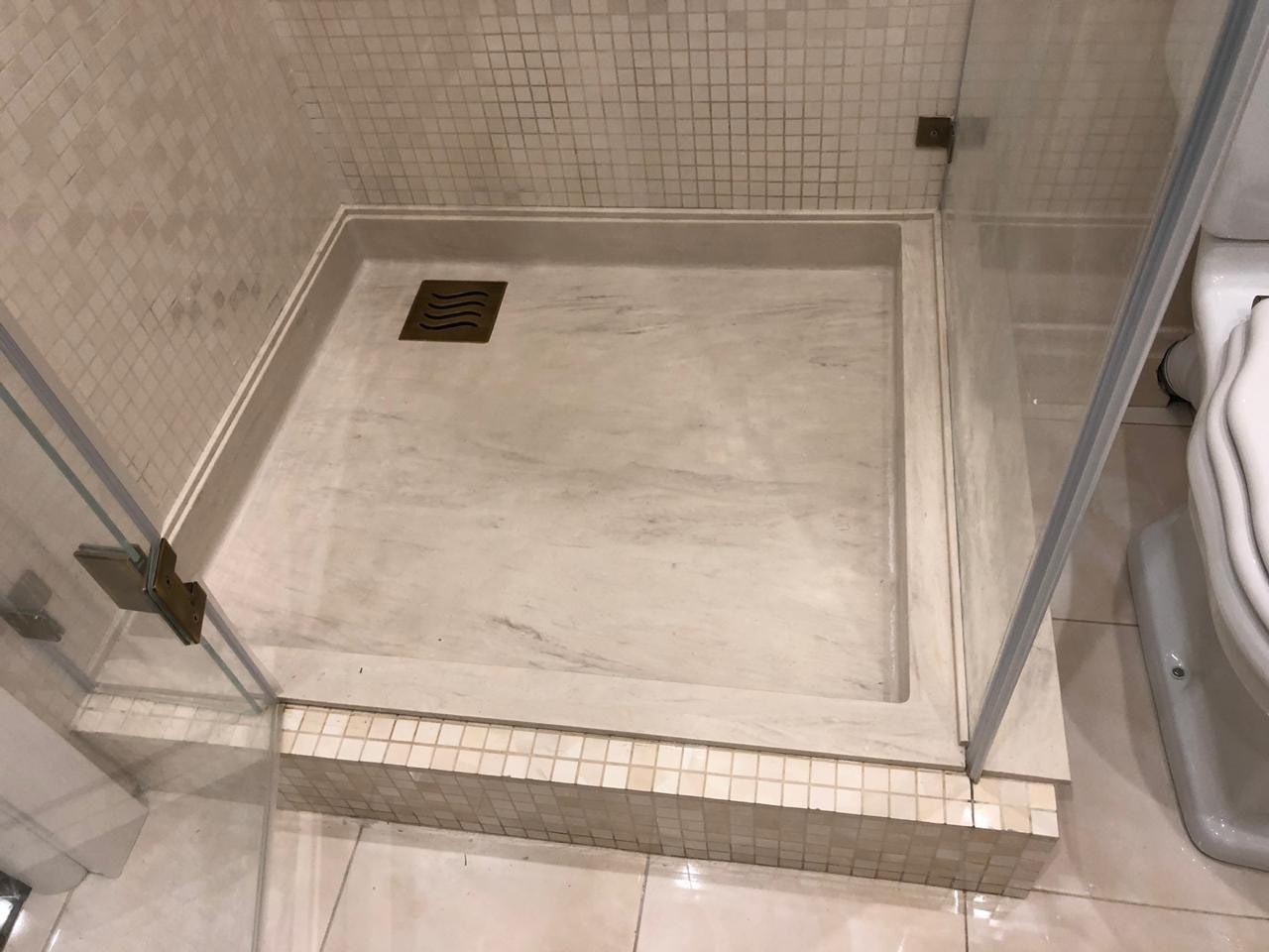 Поддон в душ из акрилового камня