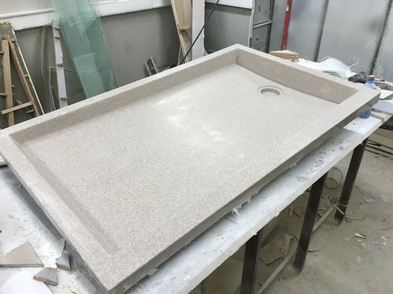 Большой душевой поддон из искусственного камня