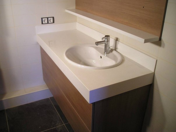 Столешница в ванной