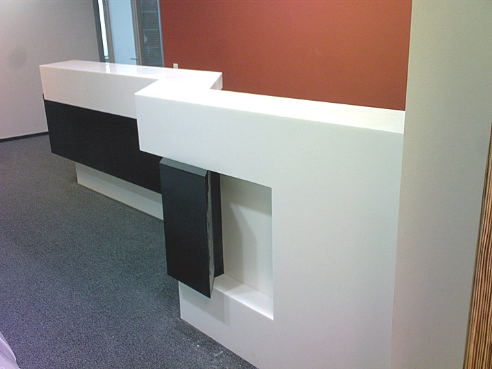 Изготовление стоек ресепшн