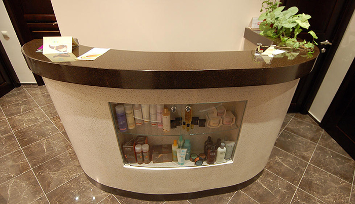 Изготовление стоек ресепшн