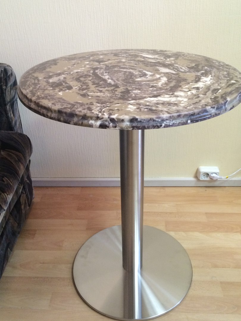 Кухонный стол из камня