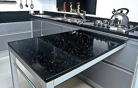 Кухонный стол из искусственного камня