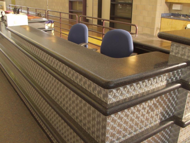 Стойки ресепшн из искусственного камня в Твери