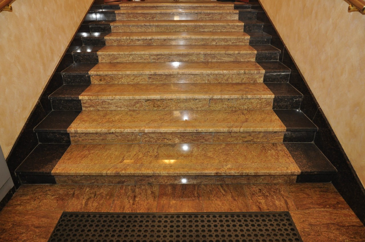 Ступени из искусственного камня