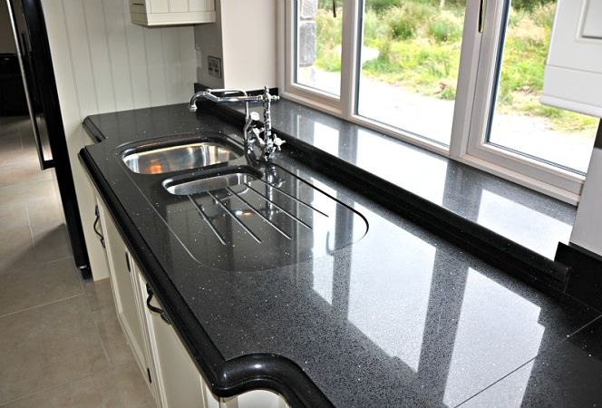 Столешницы из искусственного камня