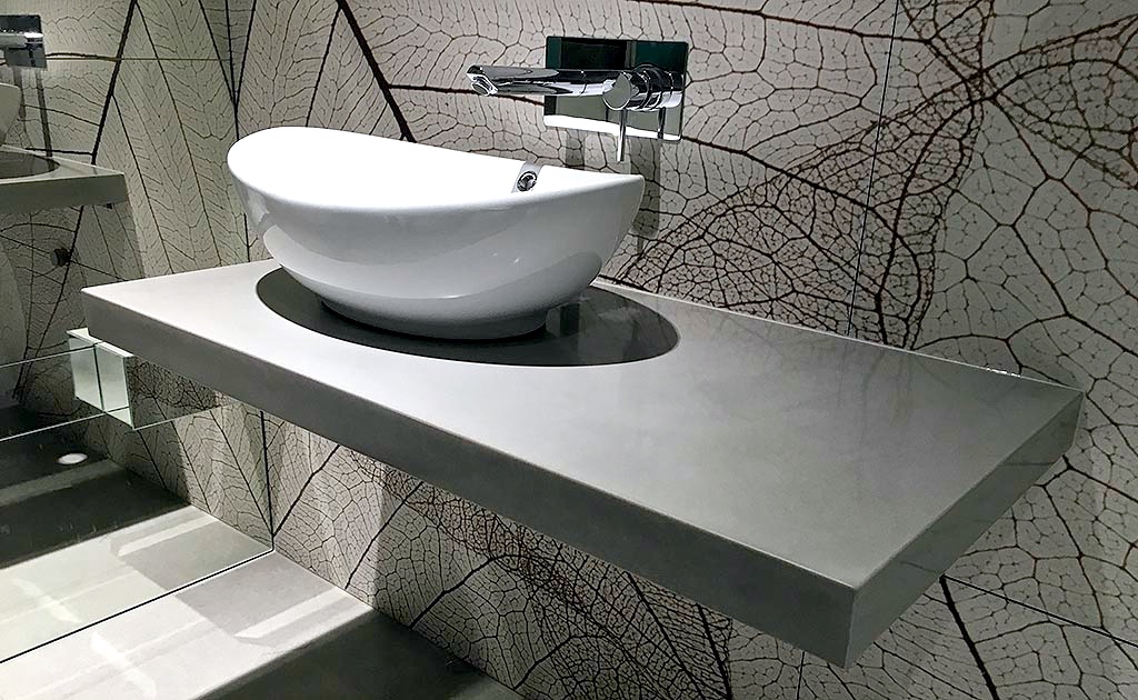 Столешница в ванной